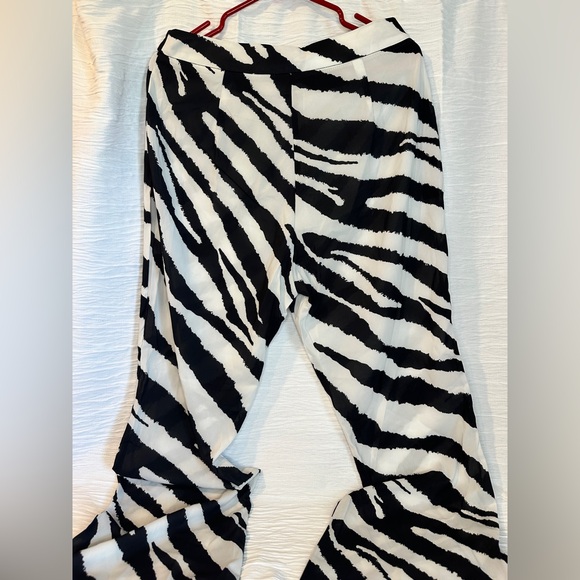 Pretty‎ Little Thing Zebra Pants - Picture 7 of 11